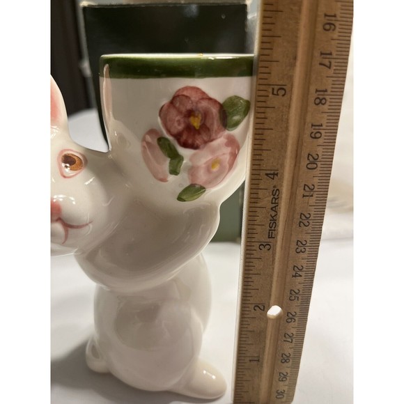 NEW Avon 1981 White Sunny Bunny Ceramic Candle Holder Hand Painted W/Candle - Picture 4 of 13